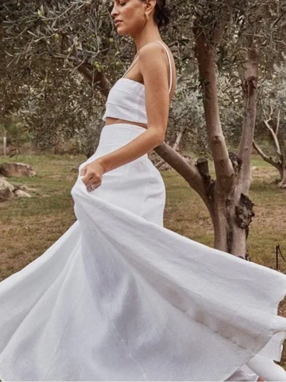 DISSH Aisle white linen crop top and long skirt set - Picture 3 of 10